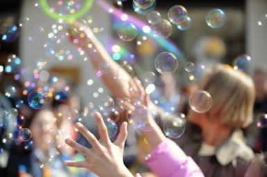 Мыльные пузыри: как сделать в домашних условиях